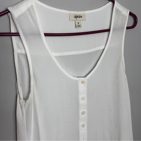 Style & Co. Asymmetrical Scoop Neck Sheer White Top Size XS Like New - Picture 2 of 4